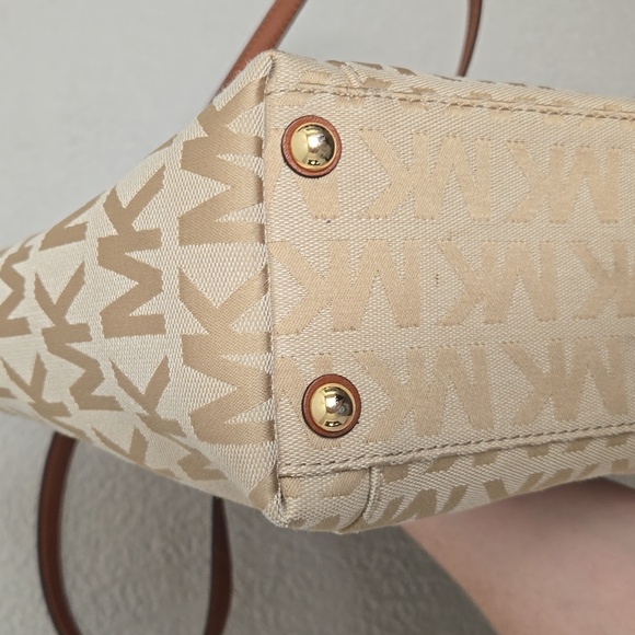 Michael Kors Tote - Picture 5 of 15